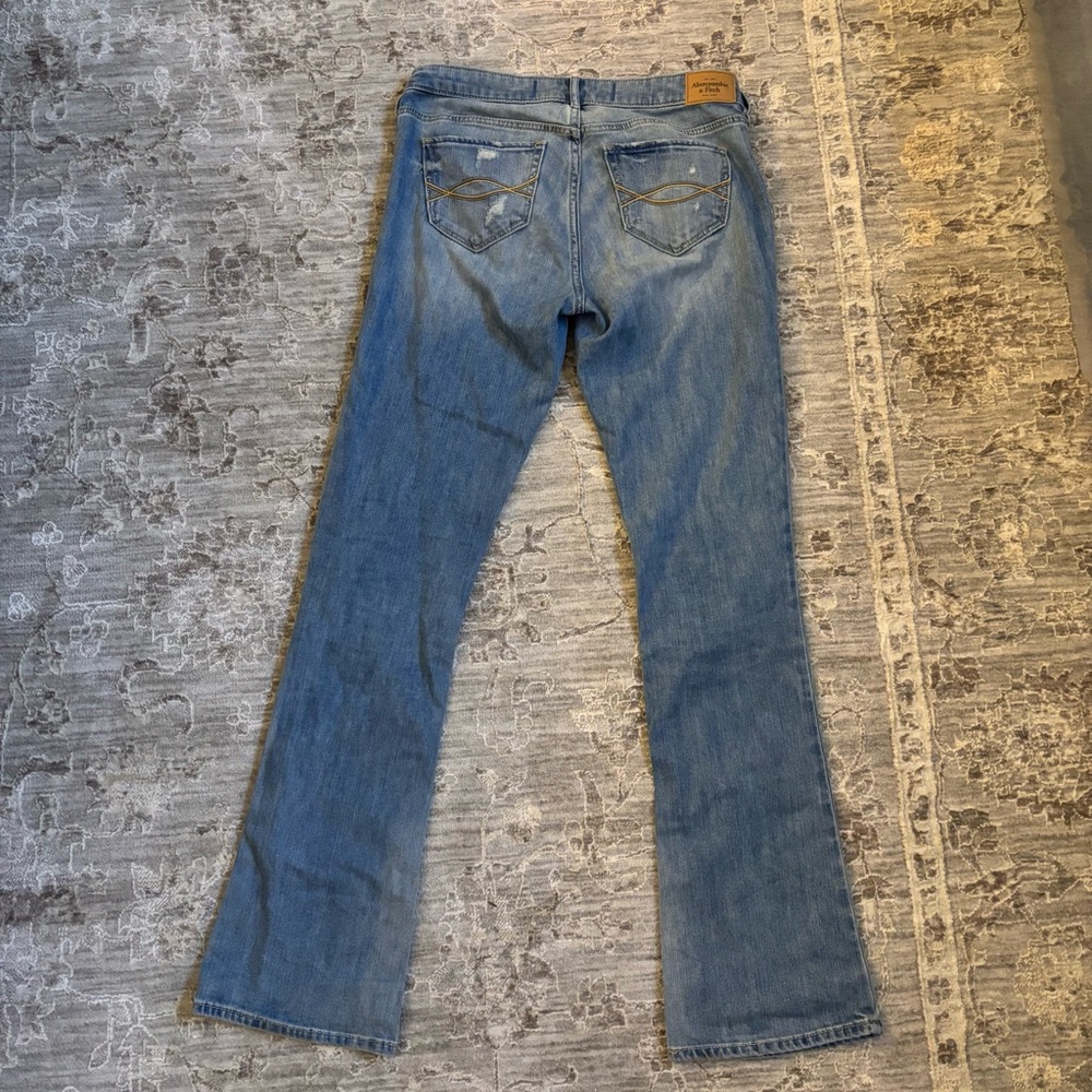 Abercrombie & Fitch Light Wash Bootcut Flare Jeans - Picture 5 of 6